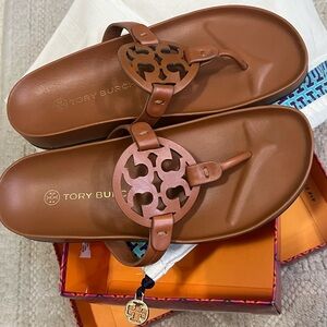 Miller Cloud sandal size 8